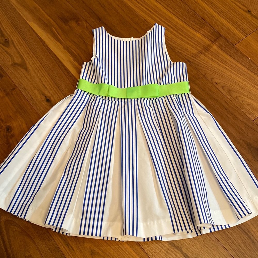 Jacadi cotton pleated dress with ribbon belt. size 4 - perfect condition.